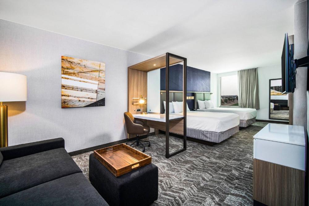 Queen Suite with Two Queen Beds and Trundle Sofa interior